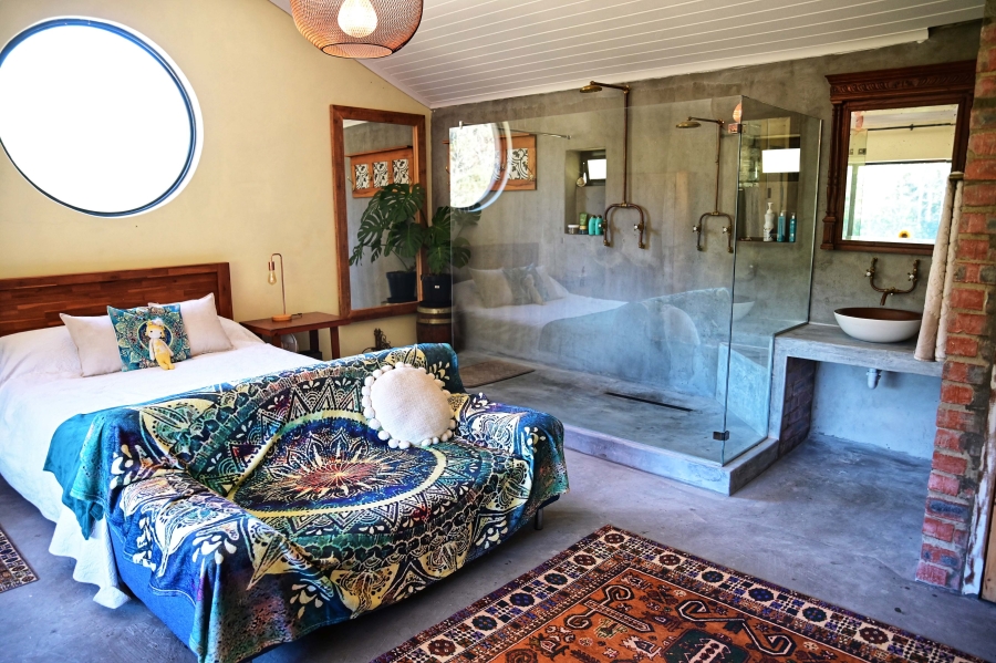 8 Bedroom Property for Sale in Hoekwil Western Cape